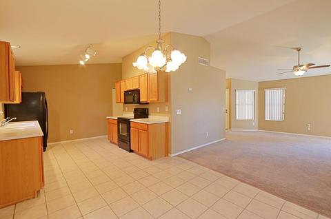 4701 E Abraham Ln, Phoenix, AZ 85050 photo 4