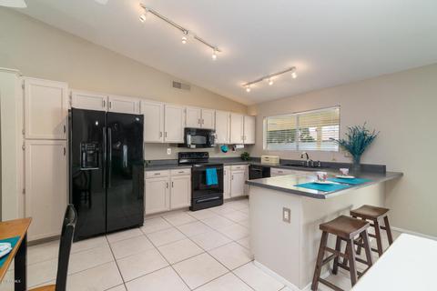 4829 E Desert View Dr, Phoenix, AZ 85044 photo 4