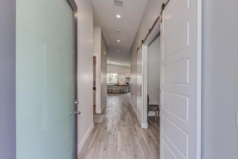 1429 E Clarendon Ave, Phoenix, AZ 85014 photo 4