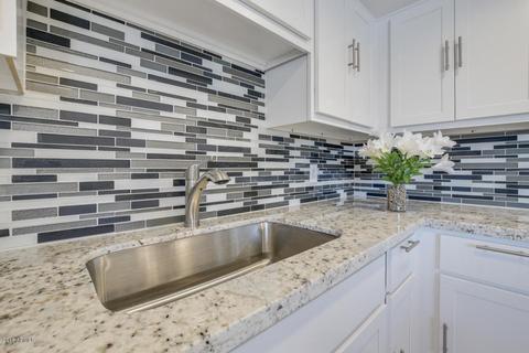 4201 E Camelback Rd #16, Phoenix, AZ 85018 photo 4