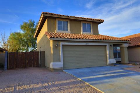 4530 E Rock Wren Rd, Phoenix, AZ 85044 photo 2