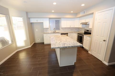 4530 E Rock Wren Rd, Phoenix, AZ 85044 photo 6