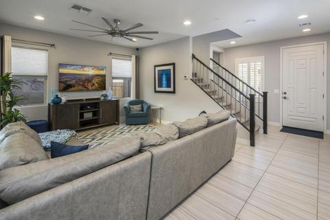 4652 E Patrick Ln, Phoenix, AZ 85050 photo 9