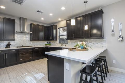 4652 E Patrick Ln, Phoenix, AZ 85050 photo 4