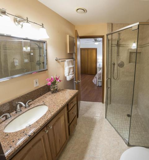 4040 E Osborn Rd, Phoenix, AZ 85018 photo 17