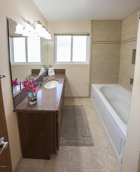 4040 E Osborn Rd, Phoenix, AZ 85018 photo 14