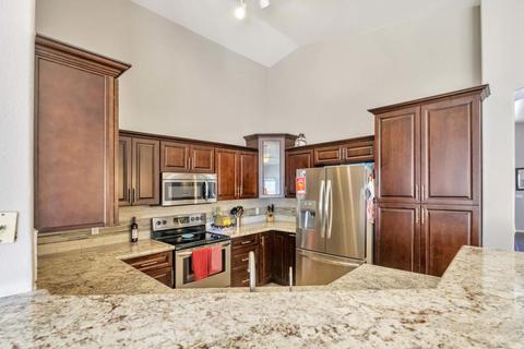 3935 E Taro Ln, Phoenix, AZ 85050 photo 6