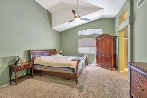 3935 E Taro Ln, Phoenix, AZ 85050 photo 9