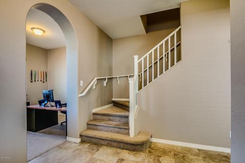 820 E Gary Ln, Phoenix, AZ 85042 photo 2