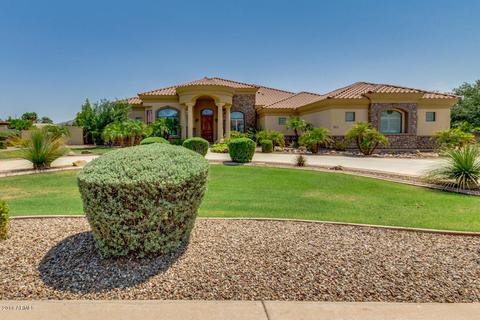 2611 E Meadowview Dr, Gilbert, AZ 85298 photo 2