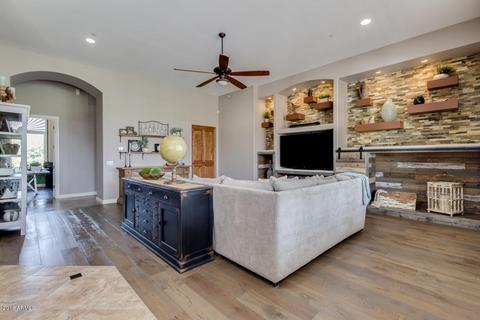 2611 E Meadowview Dr, Gilbert, AZ 85298 photo 9
