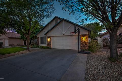 241 E Windsor Dr, Gilbert, AZ 85296 photo 2