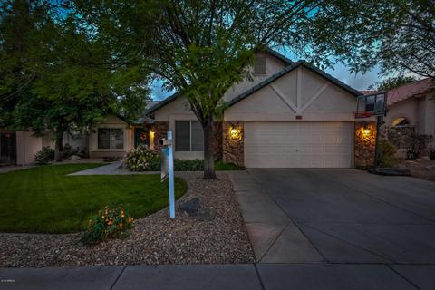 241 E Windsor Dr, Gilbert, AZ 85296 photo 1