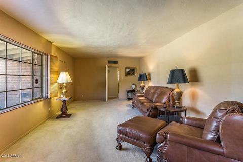 251 E Medlock Dr, Phoenix, AZ 85012 photo 3