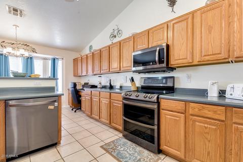 2262 E Brooks Ct, Gilbert, AZ 85296 photo 3