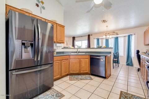 2262 E Brooks Ct, Gilbert, AZ 85296 photo 2