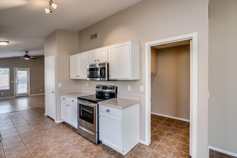 2207 E Arabian Dr, Gilbert, AZ 85296 photo 7