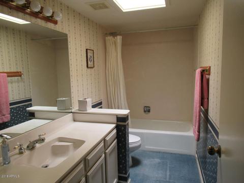 109 Echo Ln, Phoenix, AZ 85020 photo 12