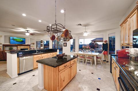 6710 S Crestview Dr, Gilbert, AZ 85298 photo 3