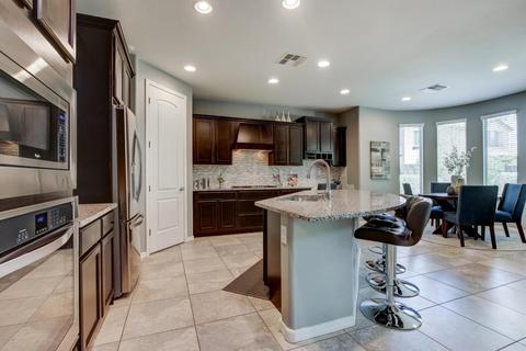 3610 E Half Hitch Pl, Phoenix, AZ 85050 photo 12
