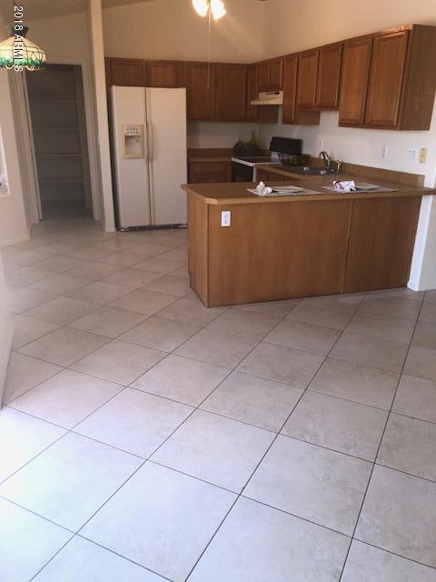 678 S Silver Dr, Apache Junction, AZ 85120 photo 3