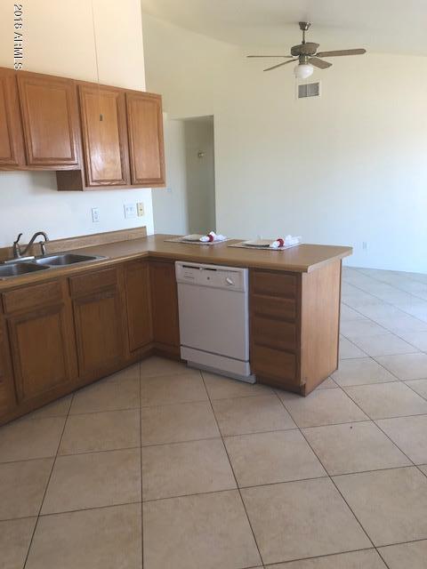 678 S Silver Dr, Apache Junction, AZ 85120 photo 4