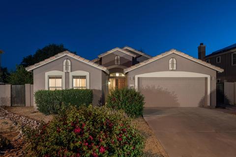 3327 E Chickadee Rd, Gilbert, AZ 85297 photo 1