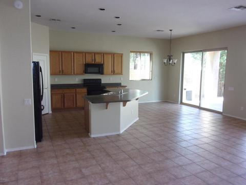 2014 N Milkweed Loop, Phoenix, AZ 85037 photo 5