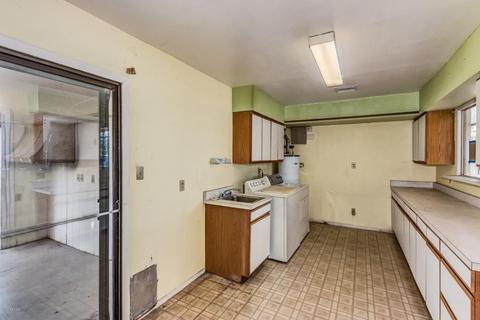4226 W Echo Ln, Phoenix, AZ 85051 photo 22