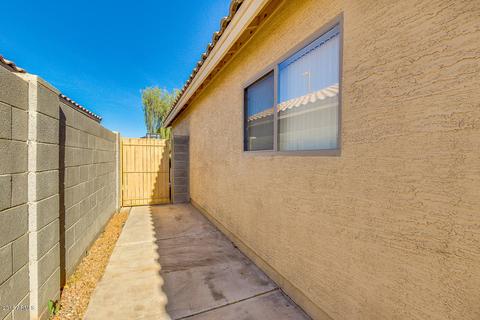 654 S Hazel Ct, Gilbert, AZ 85296 photo 14