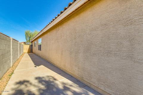 654 S Hazel Ct, Gilbert, AZ 85296 photo 13