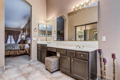 310 S Cobblestone Dr, Gilbert, AZ 85296 photo 32