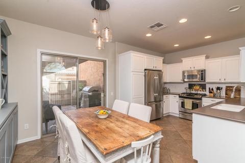 3981 E Melinda Dr, Phoenix, AZ 85050 photo 3