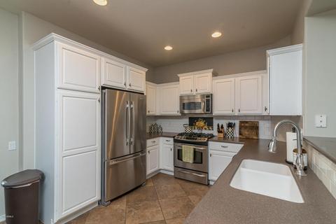 3981 E Melinda Dr, Phoenix, AZ 85050 photo 5