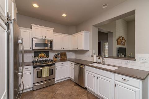 3981 E Melinda Dr, Phoenix, AZ 85050 photo 4
