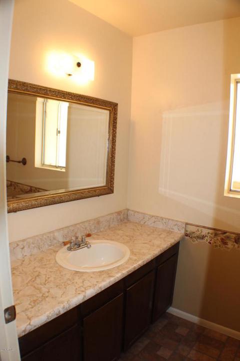 2103 E Betty Elyse Ln, Phoenix, AZ 85022 photo 8