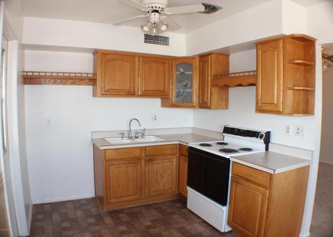 2103 E Betty Elyse Ln, Phoenix, AZ 85022 photo 6