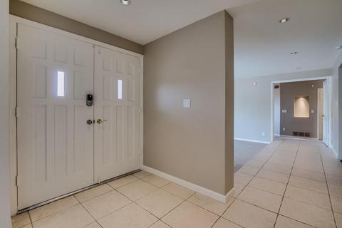 2212 E Lincoln Dr, Phoenix, AZ 85016 photo 2