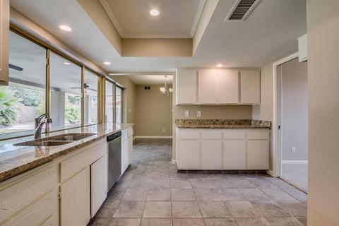 2212 E Lincoln Dr, Phoenix, AZ 85016 photo 8