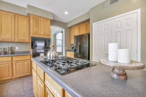 4422 E Robin Ln, Phoenix, AZ 85050 photo 4
