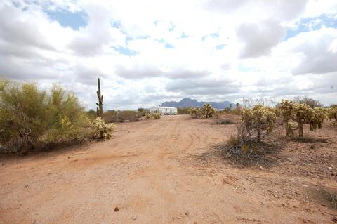 150 W Tepee St, Apache Junction, AZ 85120 photo 3