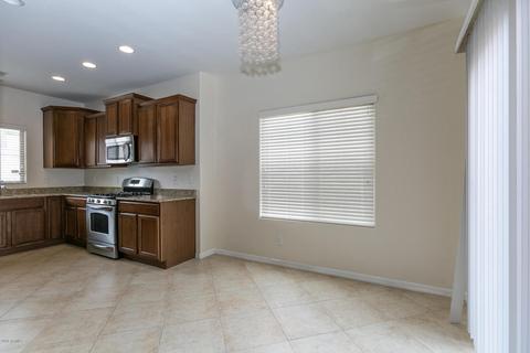 3942 E Cat Balue Dr, Phoenix, AZ 85050 photo 3