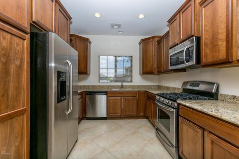 3942 E Cat Balue Dr, Phoenix, AZ 85050 photo 2