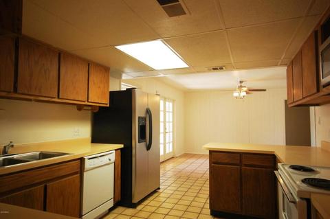 3031 N 39th Dr, Phoenix, AZ 85019 photo 4