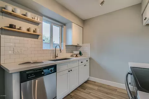 3911 Earll Dr, Phoenix, AZ 85018 photo 6
