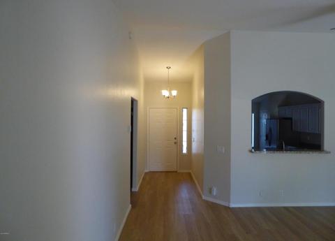 917 E Gary Ln, Phoenix, AZ 85042 photo 2