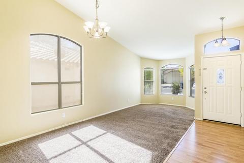 726 E Kyle Dr, Gilbert, AZ 85296 photo 2