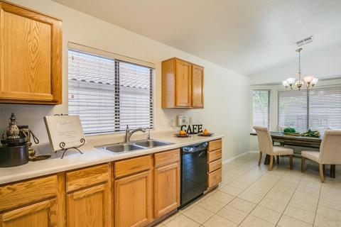2241 E Manor Dr, Gilbert, AZ 85296 photo 5