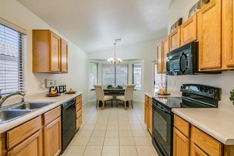 2241 E Manor Dr, Gilbert, AZ 85296 photo 4