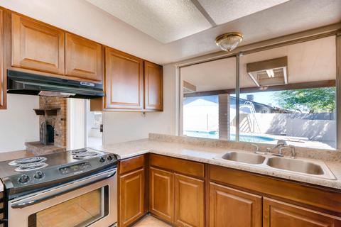 3033 N 79th Ln, Phoenix, AZ 85033 photo 4